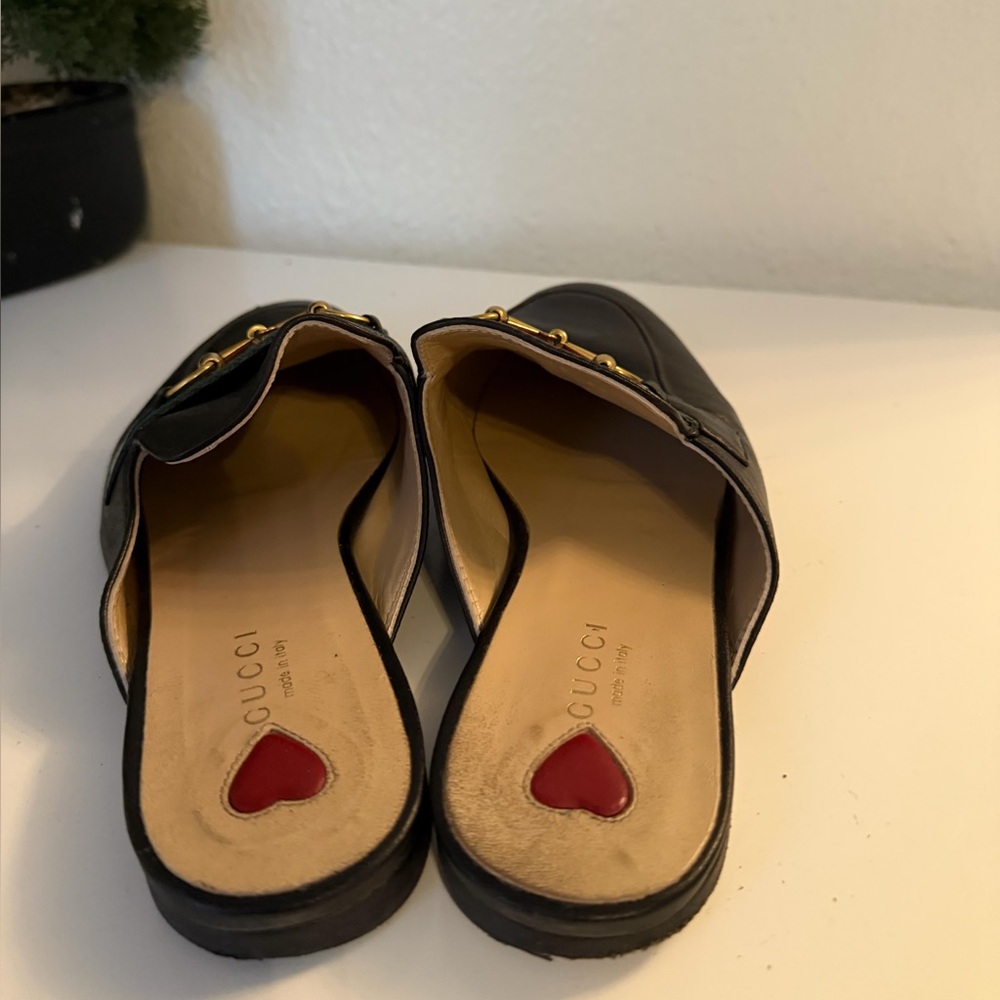 Gucci Beige and Red Heart Sandals - Picture 4 of 6